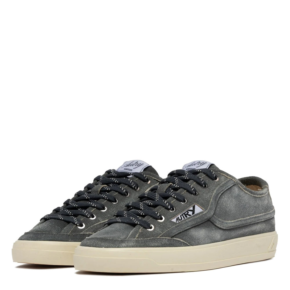 Sneaker Autry Windscape Low Man in suede castory – vista di tre quarti
