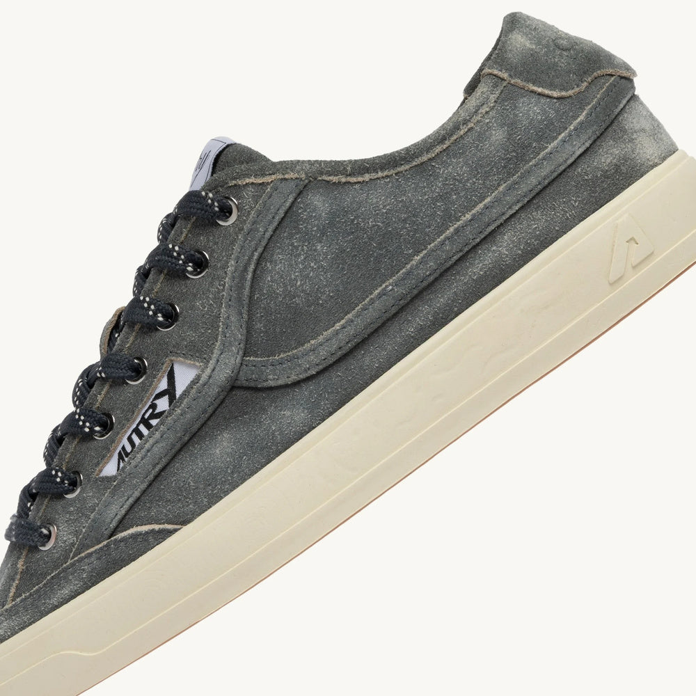 Sneaker Autry Windscape Low Man in suede castory – dettaglio della tomaia