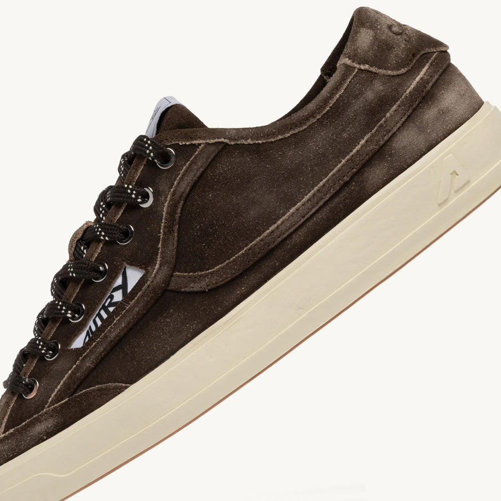 Sneaker Autry Windscape Low Man in suede mustang – dettaglio della tomaia