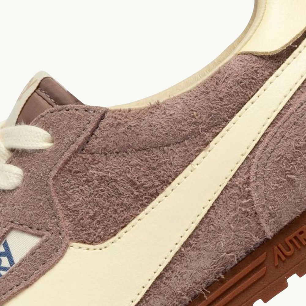 Sneaker Autry Windspin Low Woman Suede/Leather Adrose/Rutabaga – dettaglio della tomaia