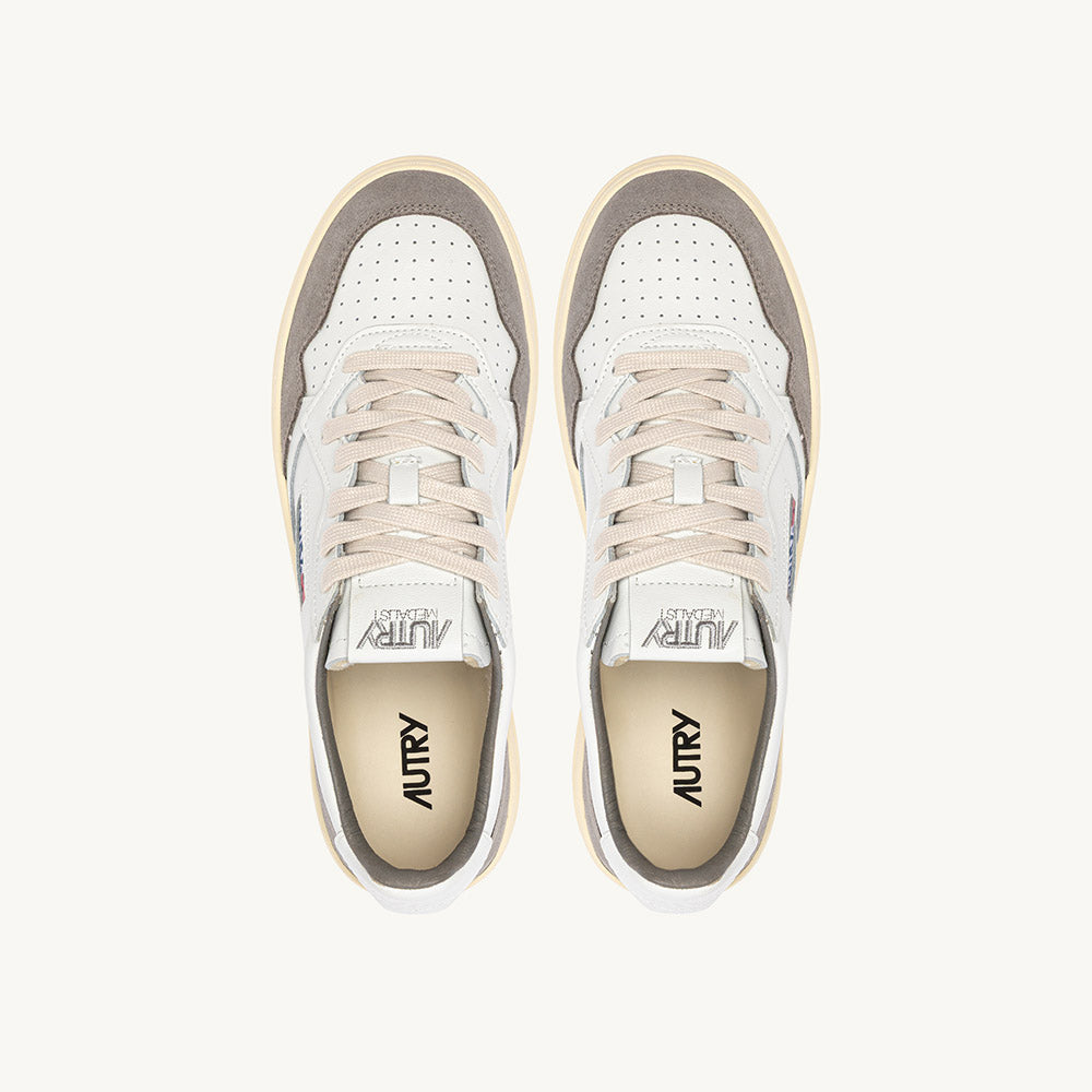 Sneaker Autry Medalist Low Man Soft Leather/Suede White/Cemento – vista dall'alto
