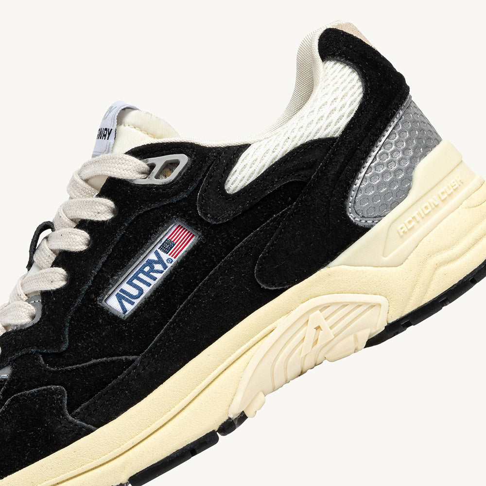 Sneaker Autry Hyperway Low Woman Black/Silver – dettaglio della tomaia