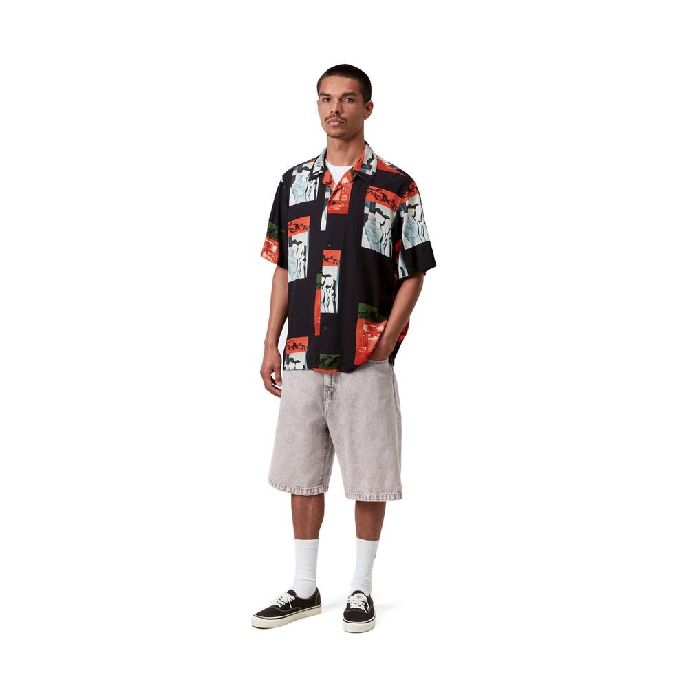 Short Carhartt WIP Landon Short Shale Chalk Wash – indossati figura intera