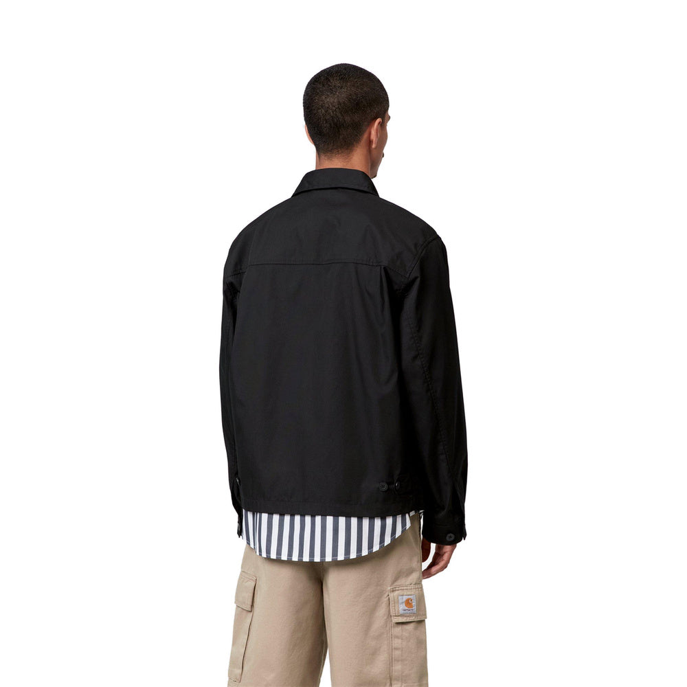 Giacca Carhartt WIP Postal Jacket Black – indossata vista posteriore