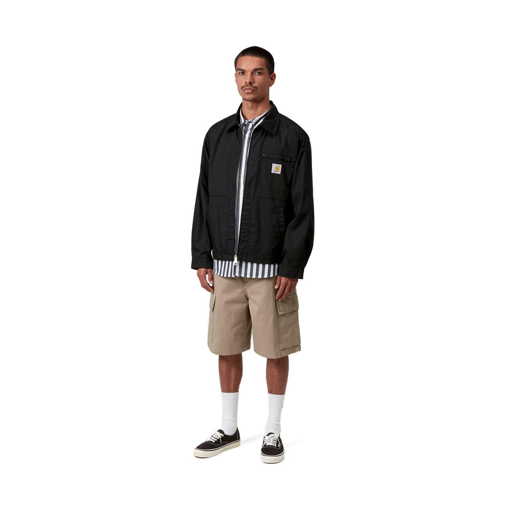 Giacca Carhartt WIP Postal Jacket Black – indossata figura intera