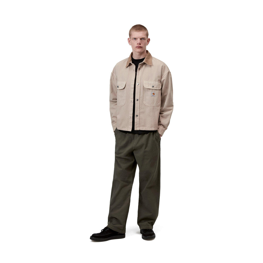 Giacca Carhartt WIP Prescott Shirt Jacket Leather Garment Dyed – indossata figura intera