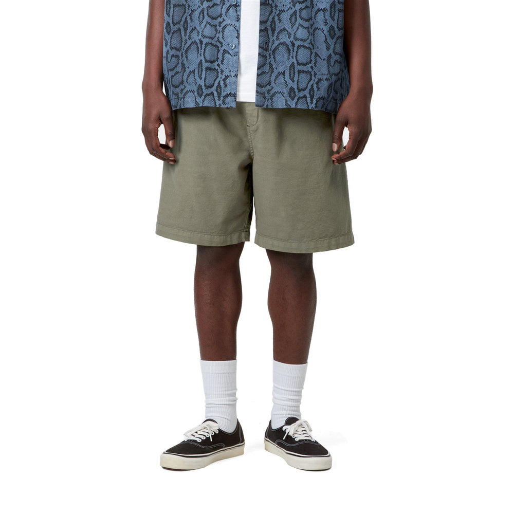 Short Carhartt WIP Rainer Short Leaf Garment Dyed – indossati vista frontale