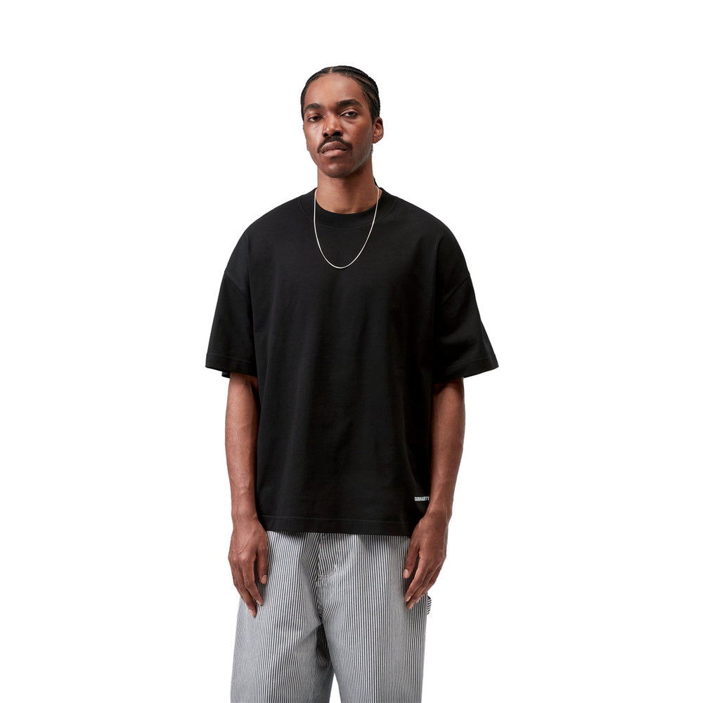 T-shirt Carhartt WIP S/S Link Script T-Shirt Black / White – indossata vista frontale