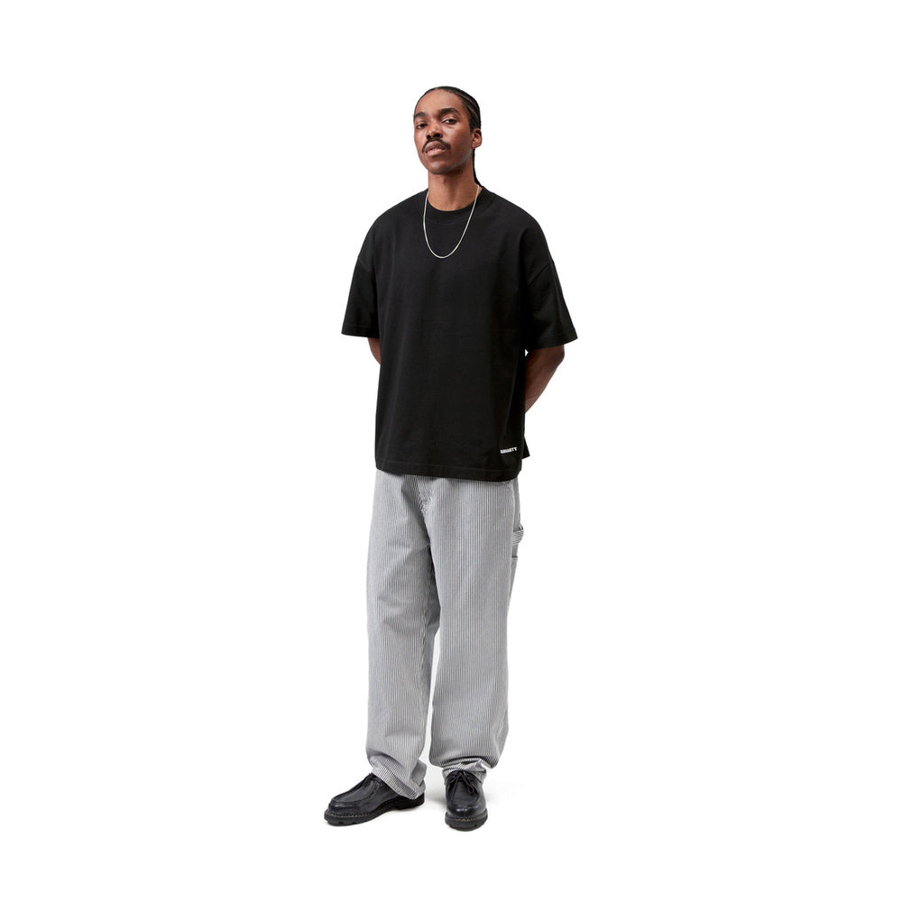 T-shirt Carhartt WIP S/S Link Script T-Shirt Black / White – indossata figura intera