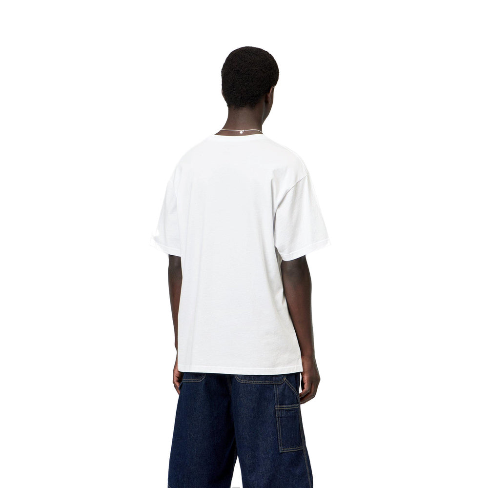T-shirt Carhartt WIP S/S Madison T-Shirt White / Black – indossata vista posteriore