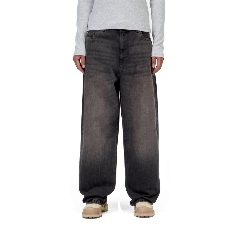 Jeans Carhartt WIP W' Brandon Pant Black Tobacco Used Wash – indossati vista frontale