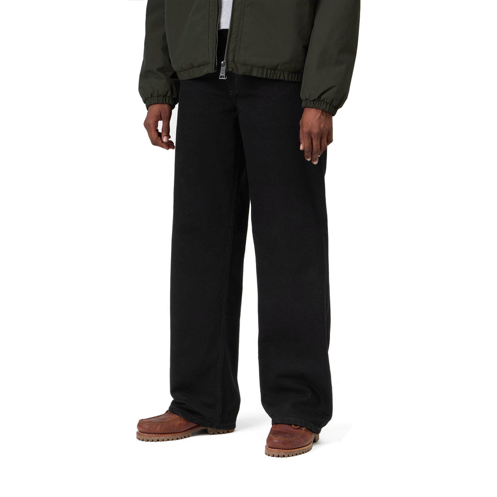 Jeans Carhartt WIP W' Lavine Pant Black Rinsed – indossati vista di tre quarti