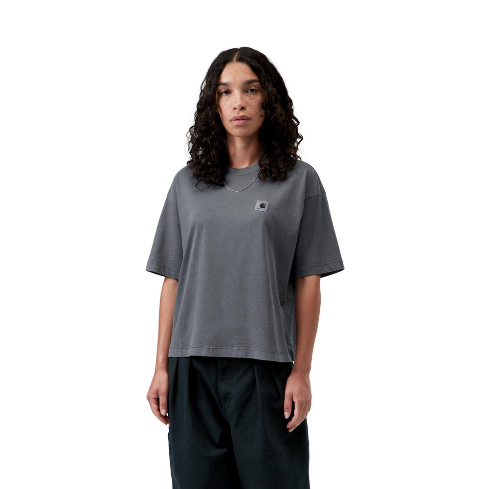 T-shirt Carhartt WIP W' S/S Nelson T-Shirt Styx Garment Dyed – indossata vista frontale