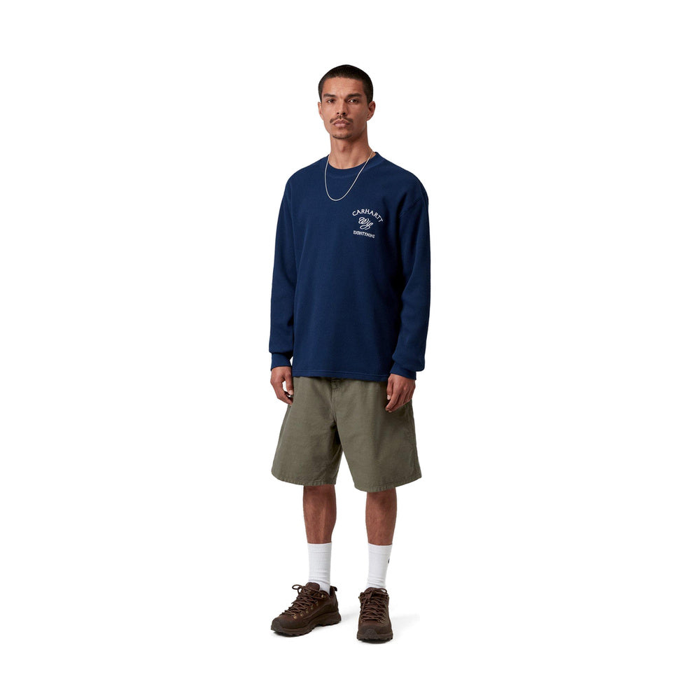 Short Carhartt WIP Walter Single Knee Short Leaf Garment Dyed – indossati figura intera