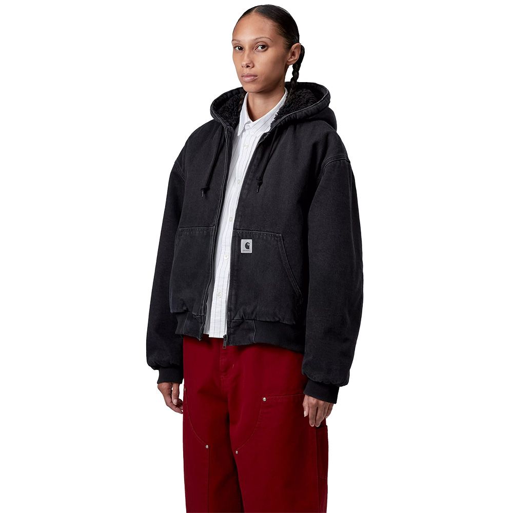 Giacca Carhartt WIP W' OG Active Jacket Black Stone Washed – indossata vista frontale