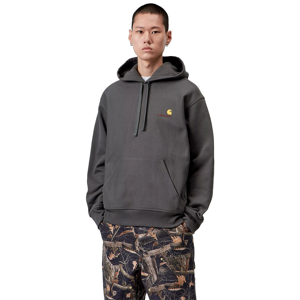 Felpa con cappuccio Carhartt WIP Hooded American Script Sweatshirt Graphite – indossata vista frontale