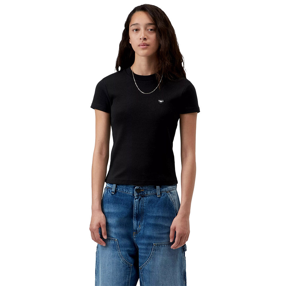 T-shirt Carhartt WIP Women's S/S Small Heart Patch T-Shirt Black – indossata vista frontale