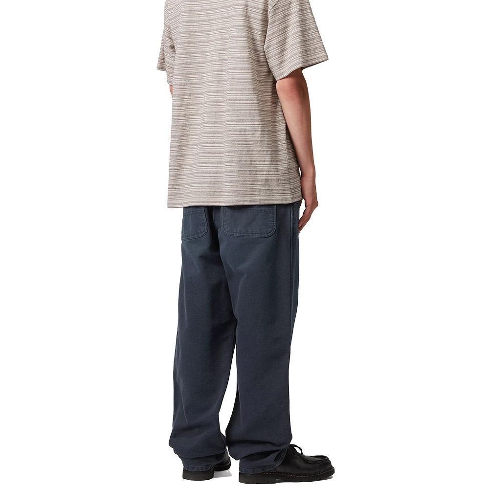 Pantaloni Carhartt WIP Simple Pant Dark Navy Stone Canvas – indossati vista posteriore