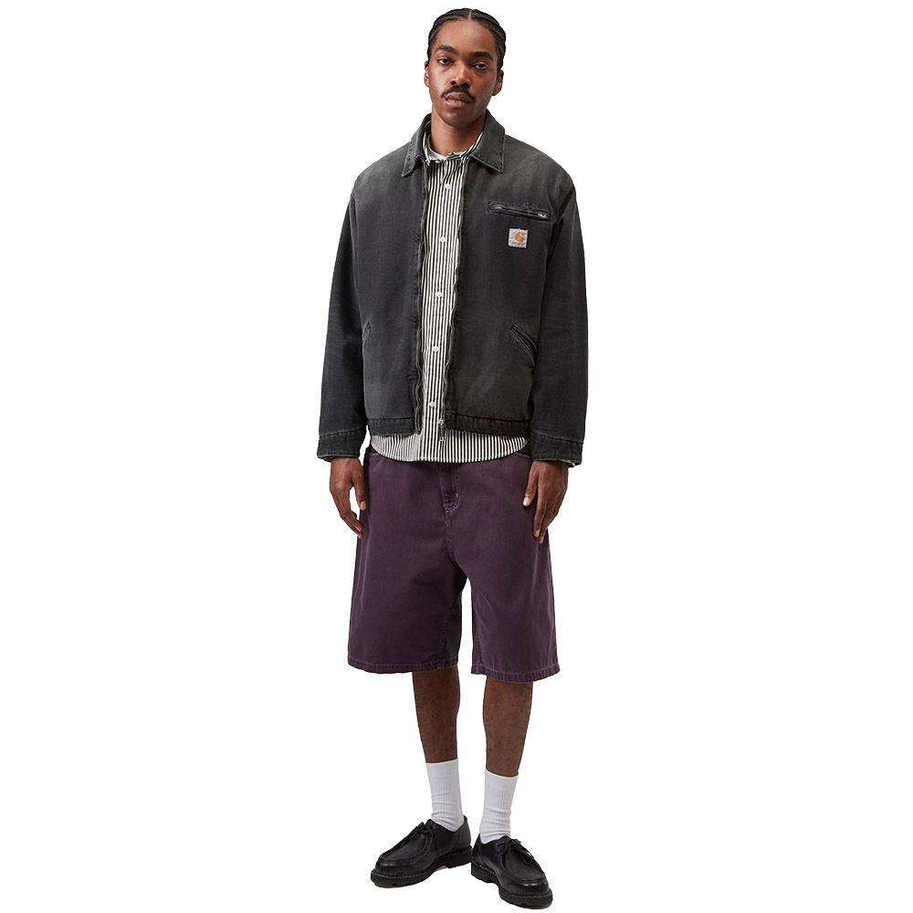 Giacca Carhartt WIP OG Detroit Jacket Black Grind Wash – indossata figura intera