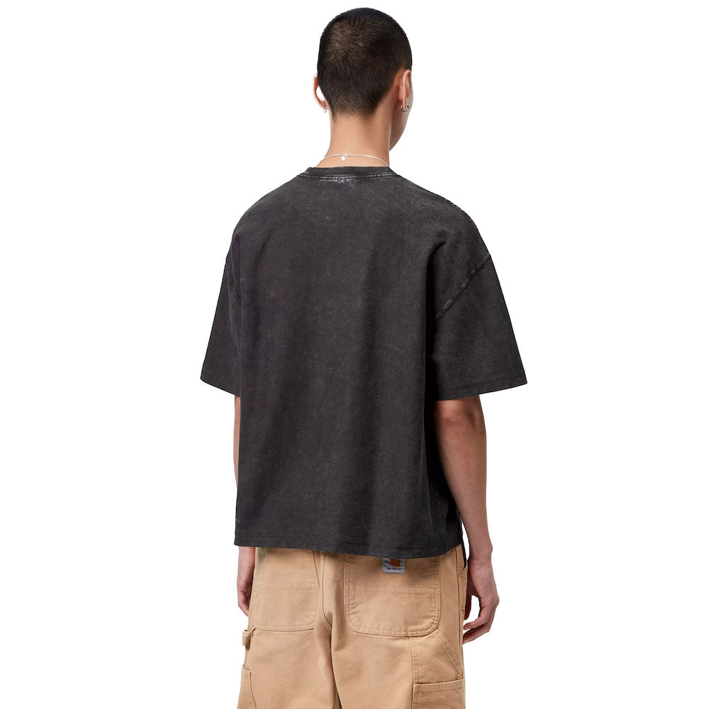 T-shirt Carhartt WIP S/S Lambert T-Shirt Black Moon Wash – indossata vista posteriore