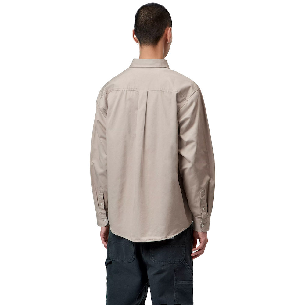 Camicia Carhartt WIP L/S OG Madison Shirt Fleur de Sel – indossata vista posteriore