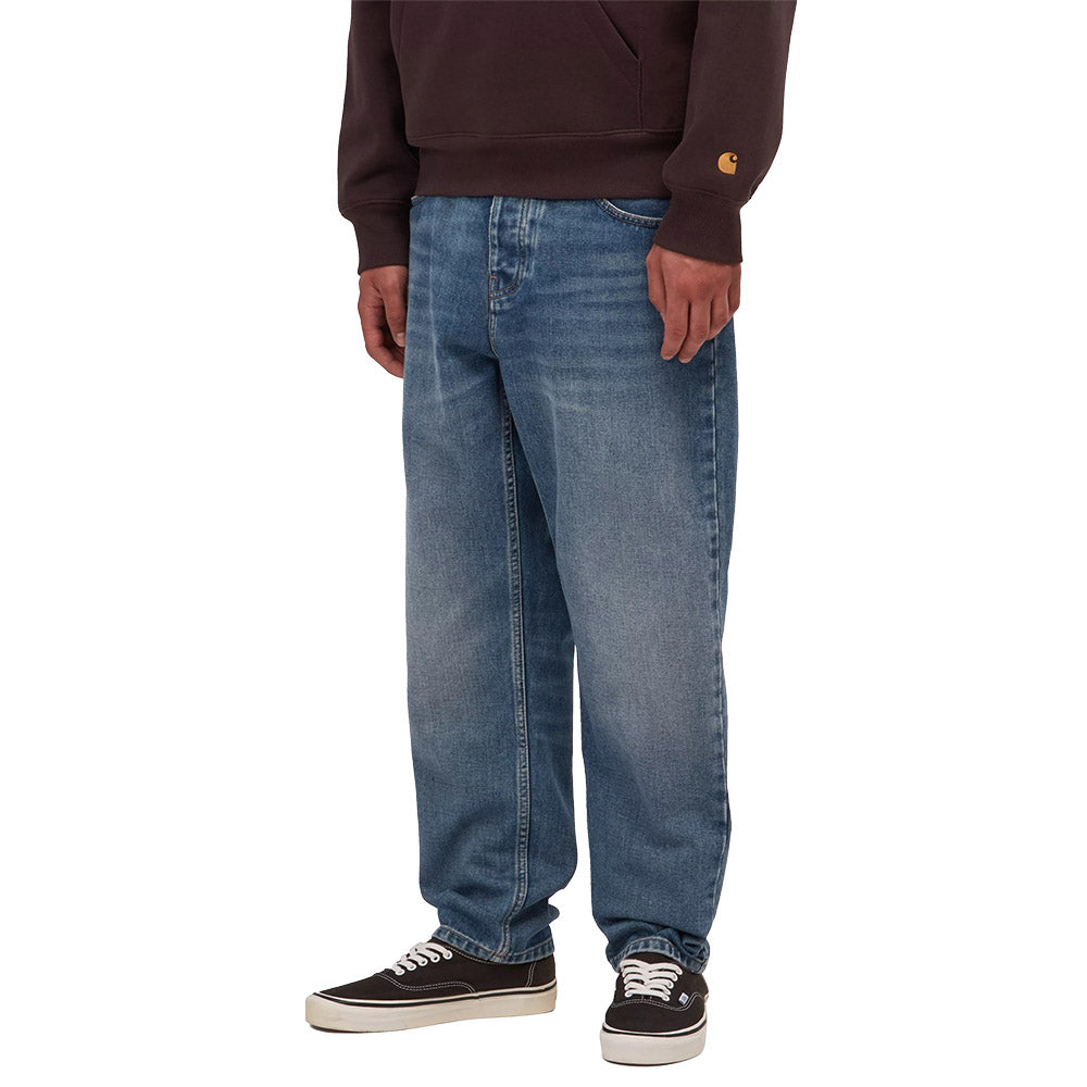 Jeans Carhartt WIP Newel Pant Blue / Dark Used Wash – indossati figura intera