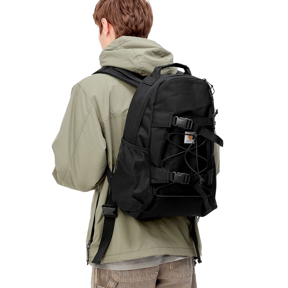 Zaino Carhartt WIP Kickflip Backpack Black – portato, vista di tre quarti
