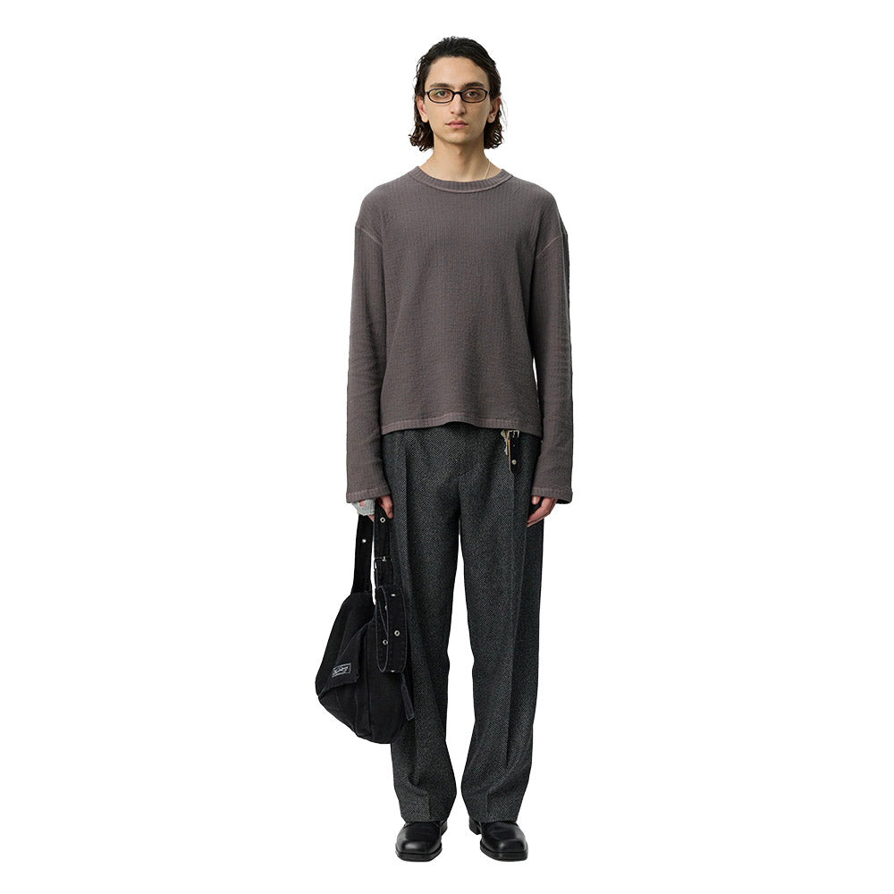 Maglione mfpen Reverse Rib Sweater Murkey Grey – indossato vista di tre quarti