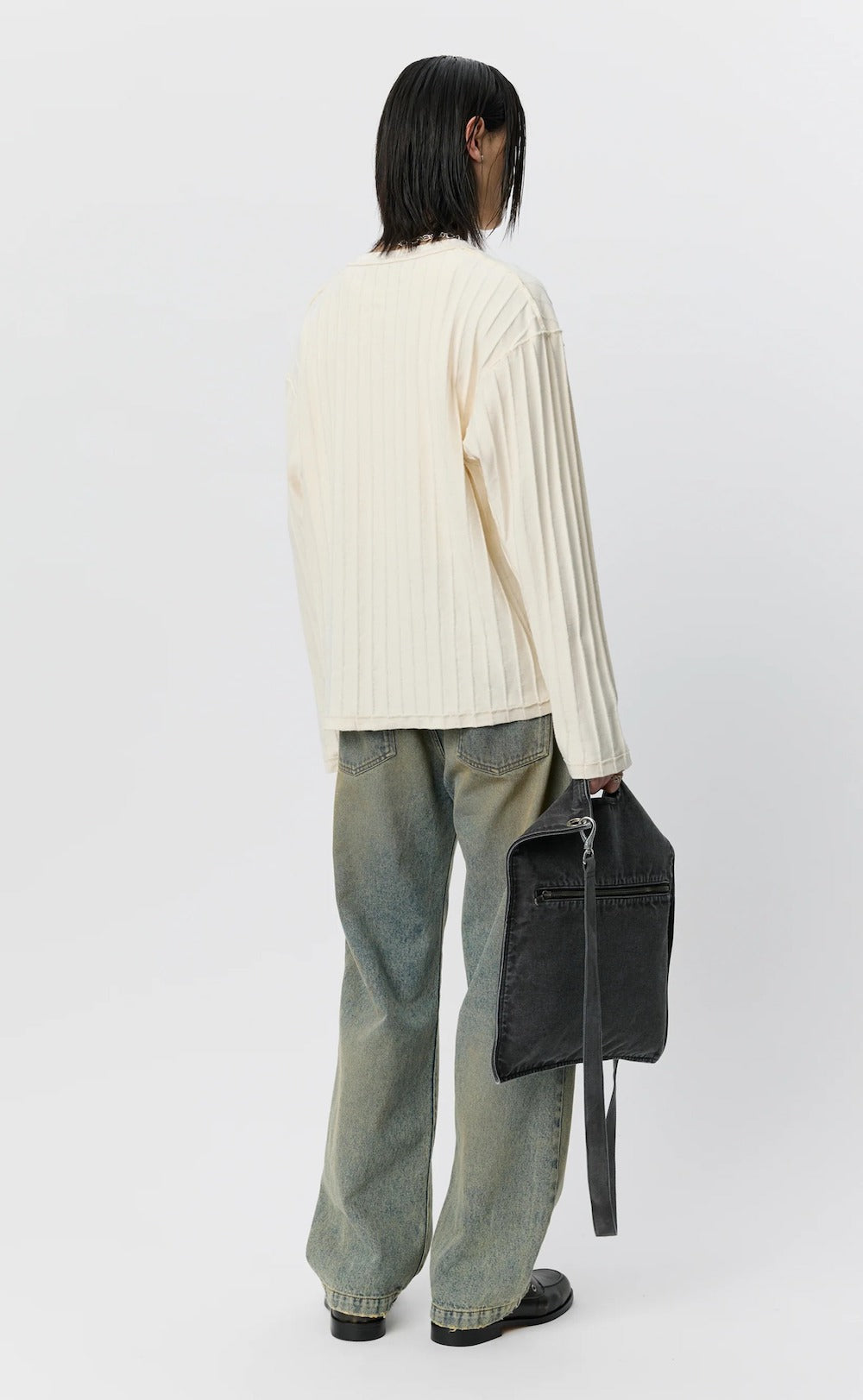 Maglia mfpen Round Neck Sweater Ecru Inverted Ajour Stripe – indossata vista posteriore