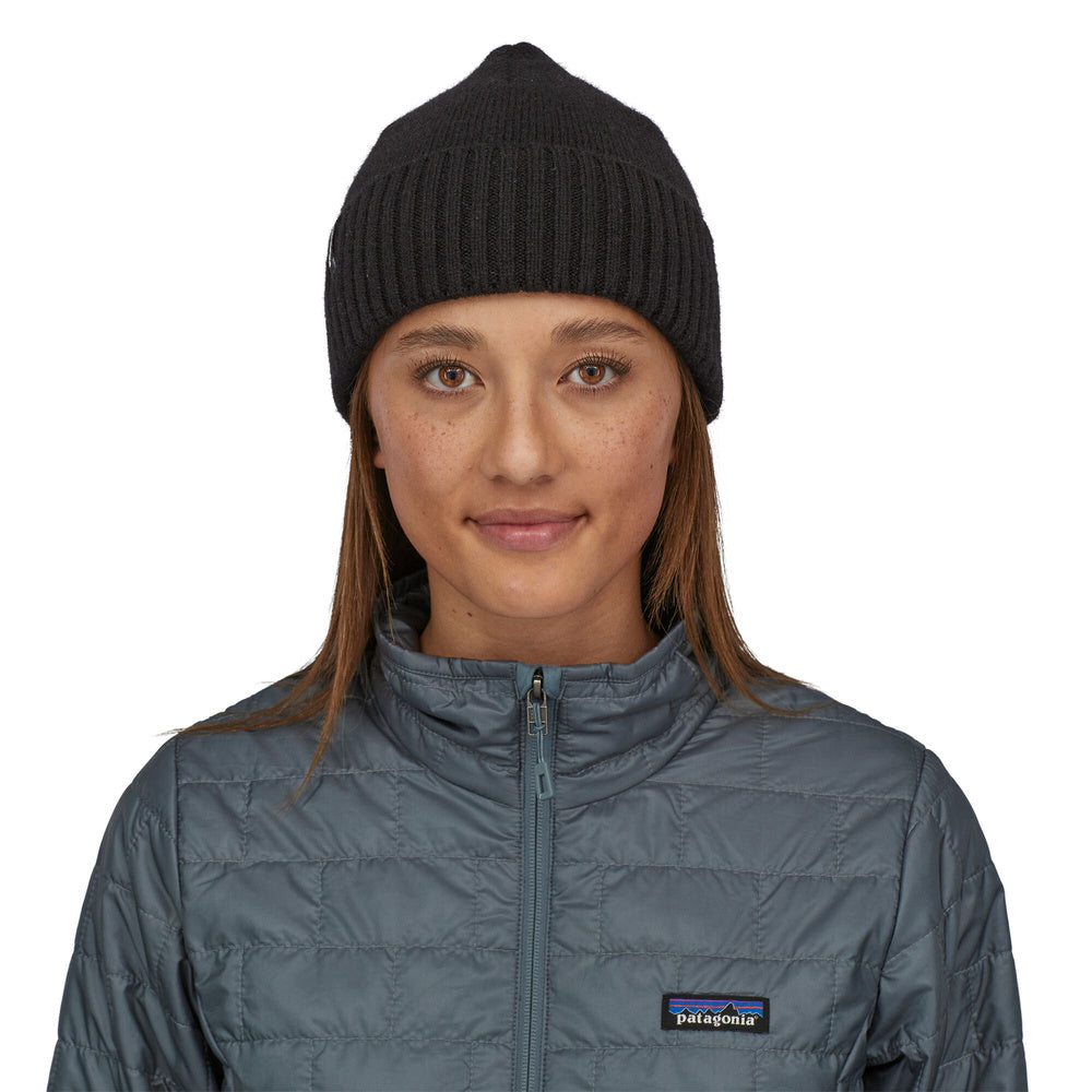 Berretto Patagonia Brodeo Beanie Black – indossato vista frontale