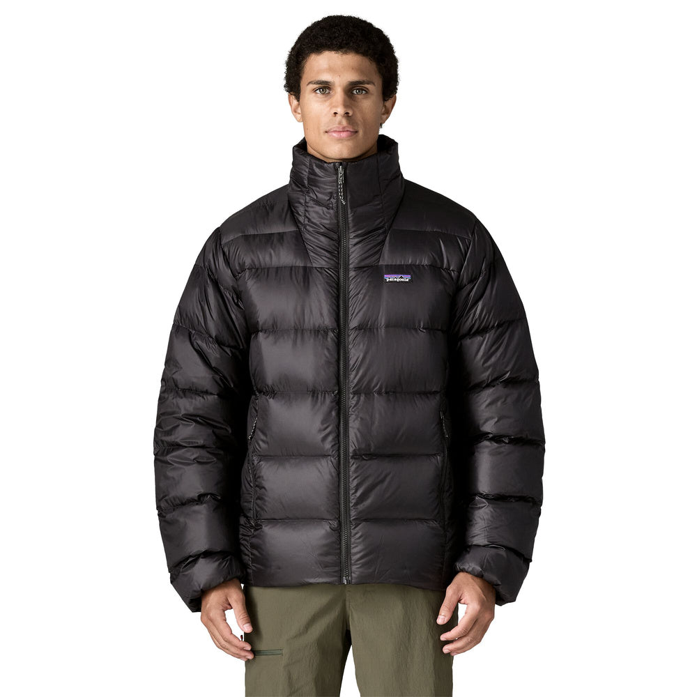 Piumino Patagonia Men's Fitz Roy Down Jacket Black – indossato vista frontale