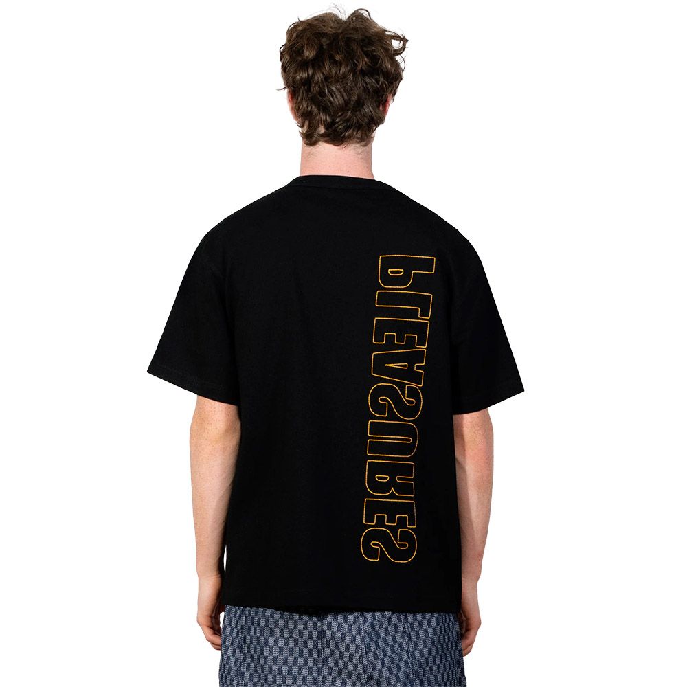 T-shirt PLEASURES Outline Heavyweight Shirt Black – indossata vista posteriore