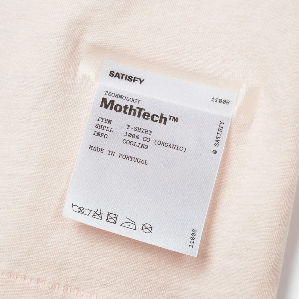 T-shirt Satisfy MothTech T-Shirt Sun Bleached Rosewater – etichetta di composizione esterna