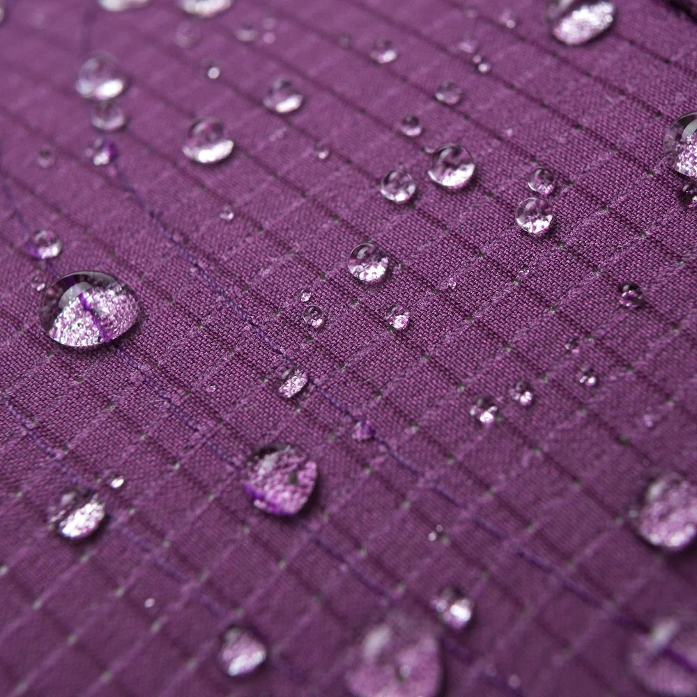 Cappellino Satisfy Rippy Air Trail Cap Violet – dettaglio del tessuto idrorepellente