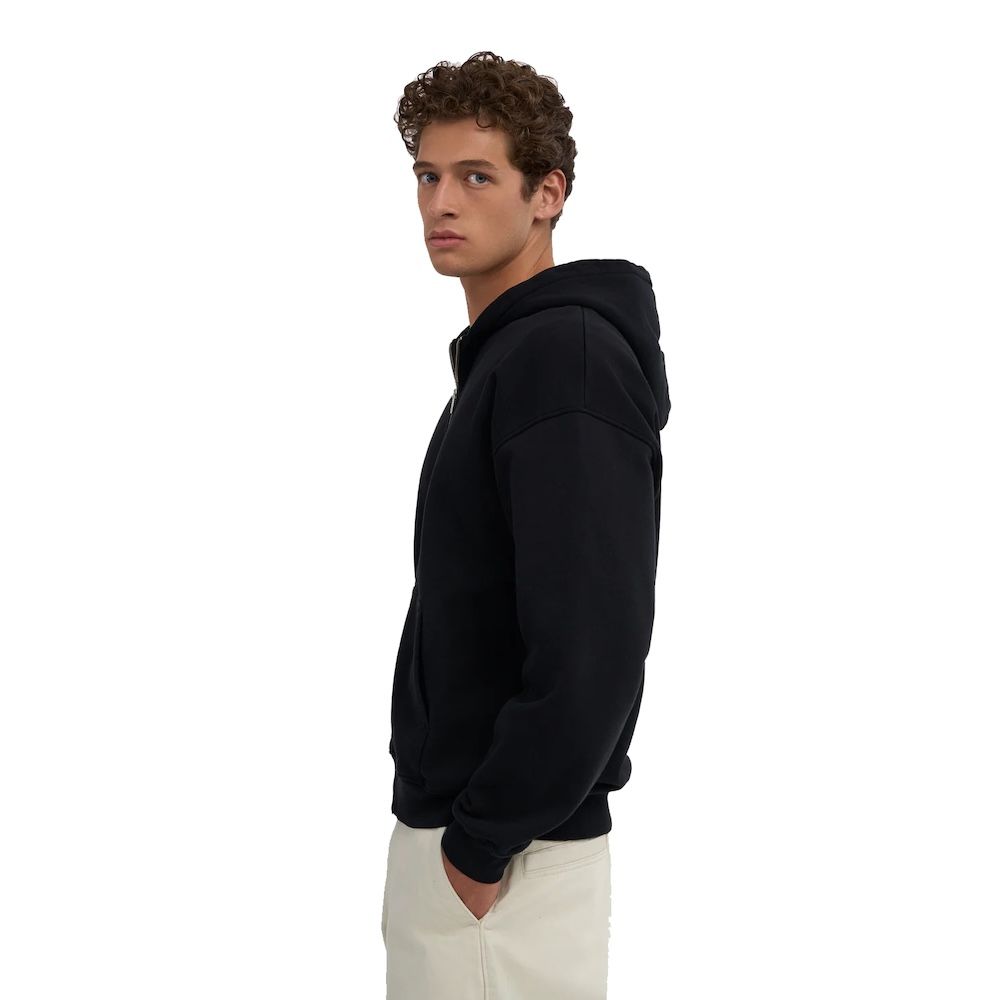 Felpa con cappuccio Colorful Standard Organic Oversized Zip Hood Deep Black – indossata da un modello, vista laterale
