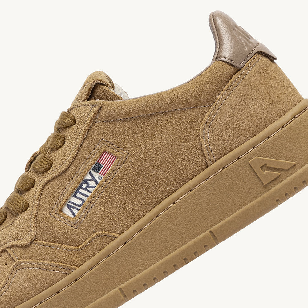 Sneaker Autry Medalist Low Woman Rame/Antilope – dettaglio della tomaia