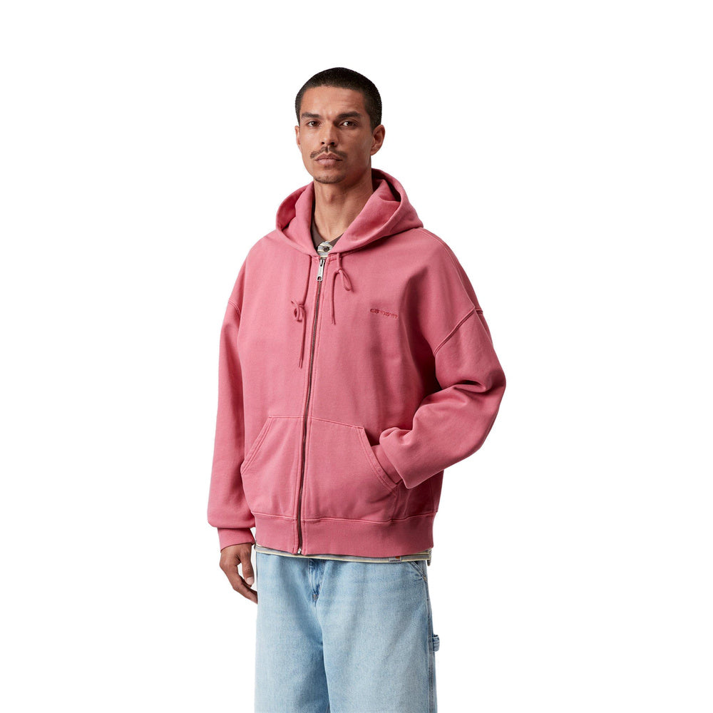 Felpa con cappuccio Carhartt WIP Hooded Benton Sweat Jacket Primrose Garment Dyed – indossata vista di tre quarti