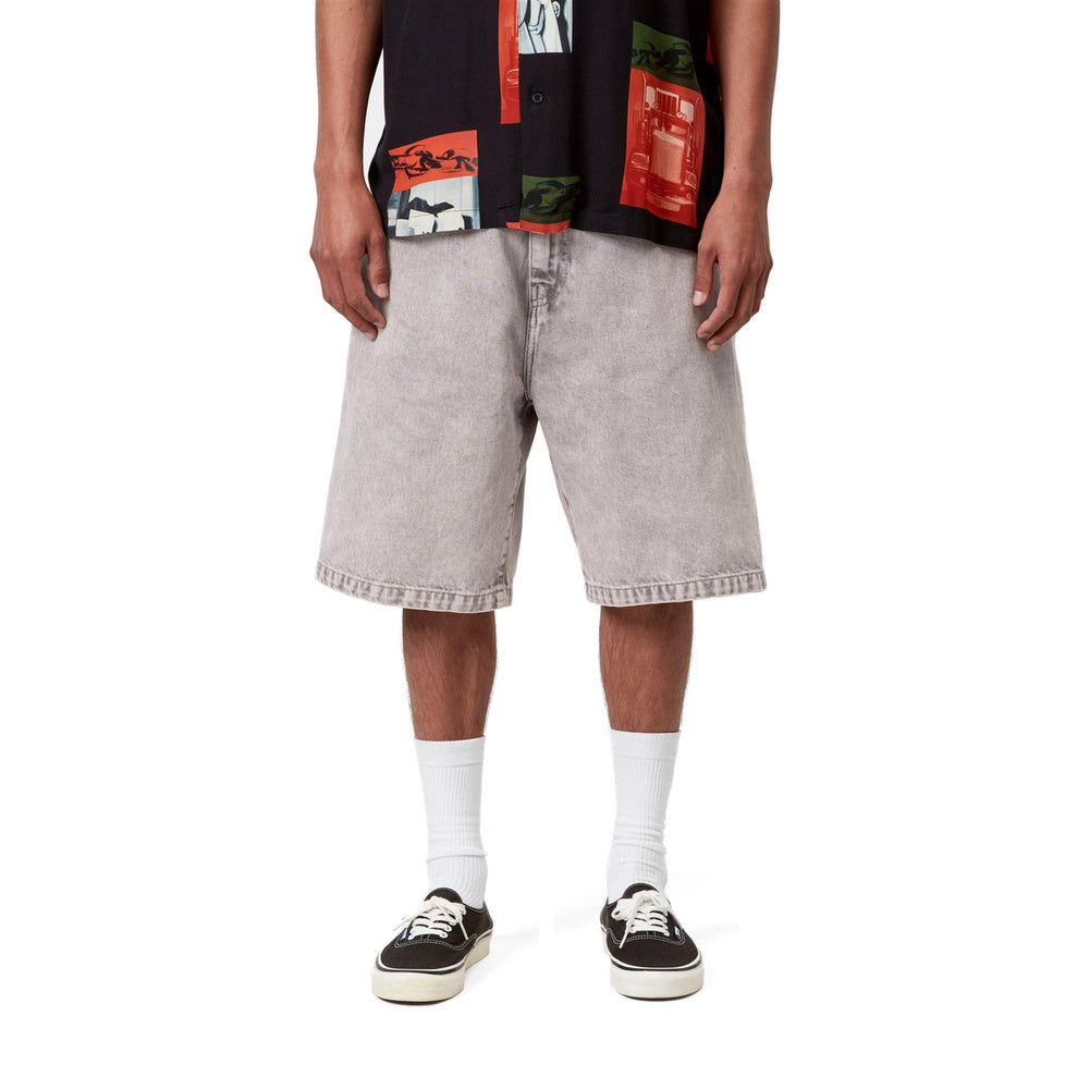 Short Carhartt WIP Landon Short Shale Chalk Wash – indossati vista frontale