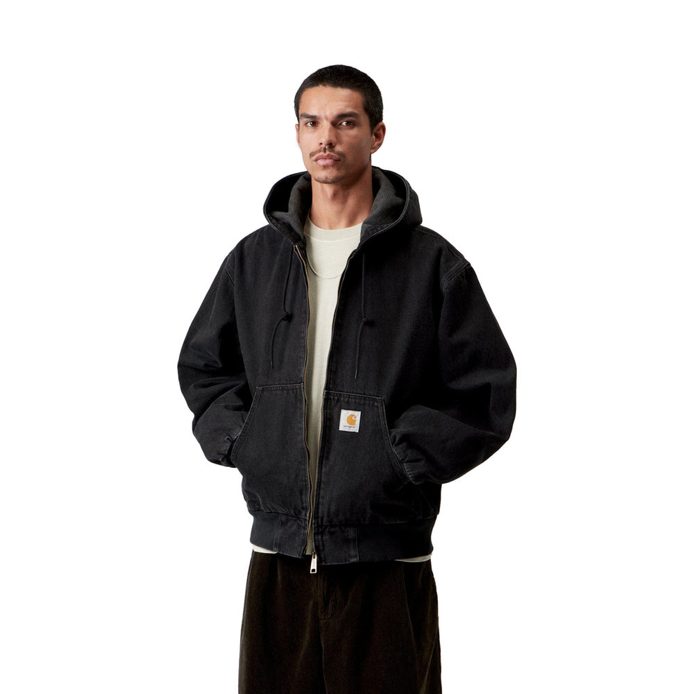 Giacca Carhartt WIP OG Active Jacket Black Stone Washed – indossata vista frontale