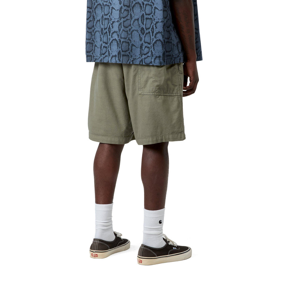 Short Carhartt WIP Rainer Short Leaf Garment Dyed – indossati vista posteriore