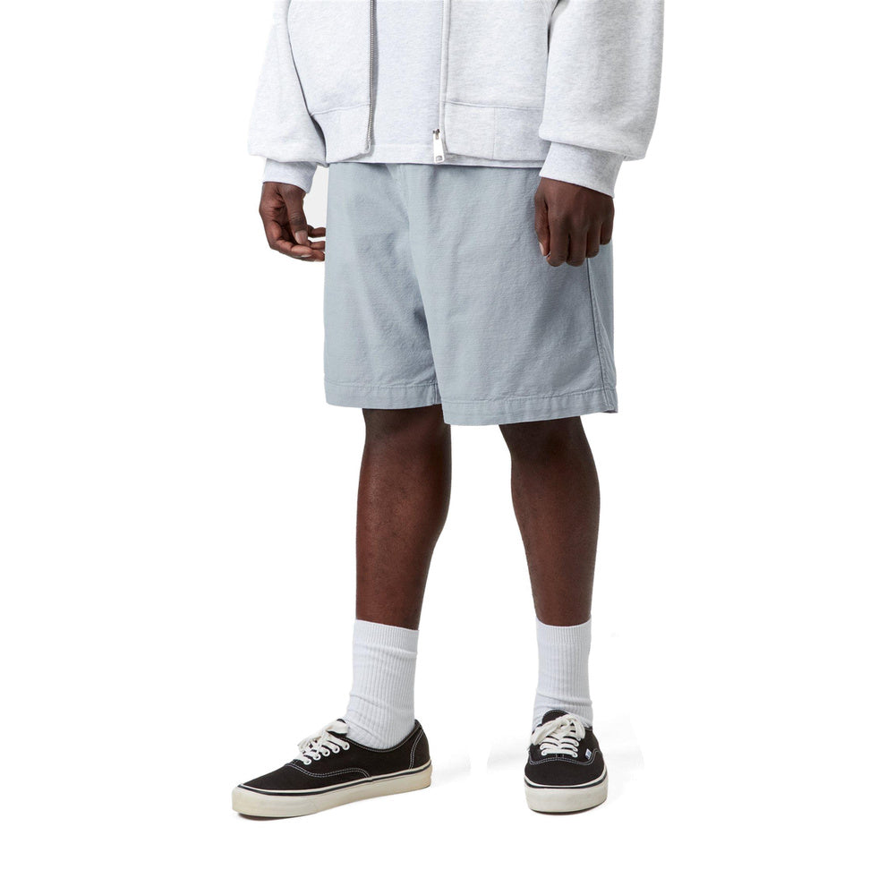 Short Carhartt WIP Rainer Short Mirror Garment Dyed – indossati vista di tre quarti