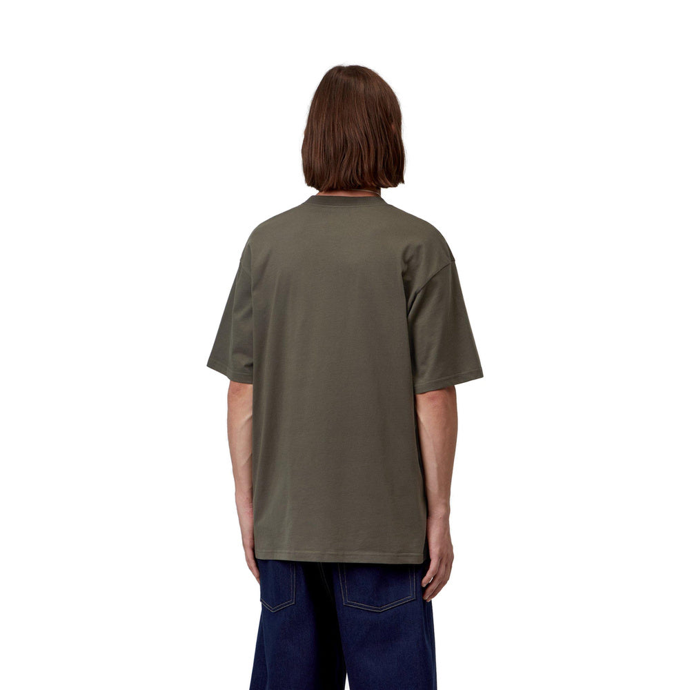 T-shirt Carhartt WIP S/S Madison T-Shirt Cypress / White – indossata vista posteriore