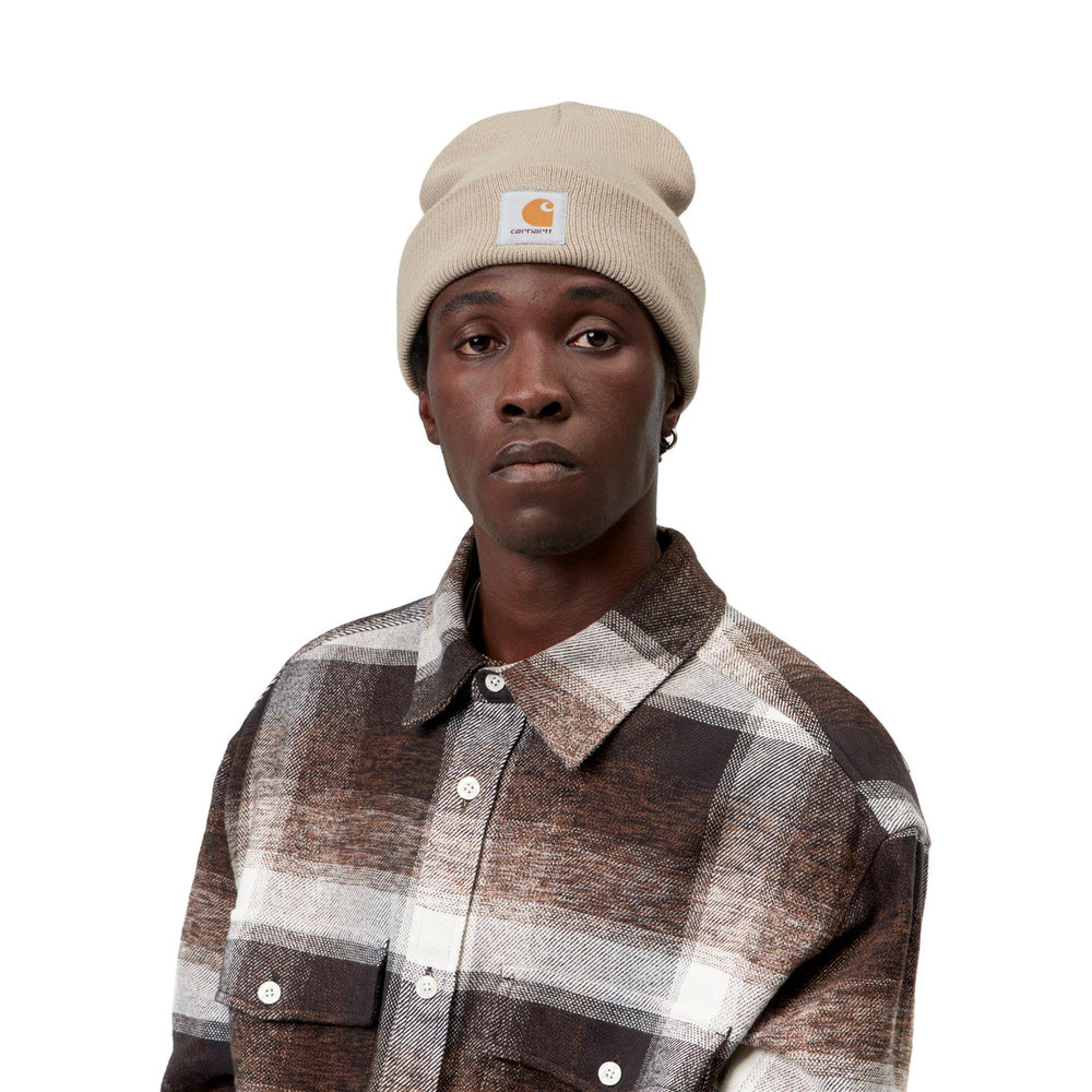 Berretto Carhartt WIP Short Watch Hat Fleur de Sel – indossato