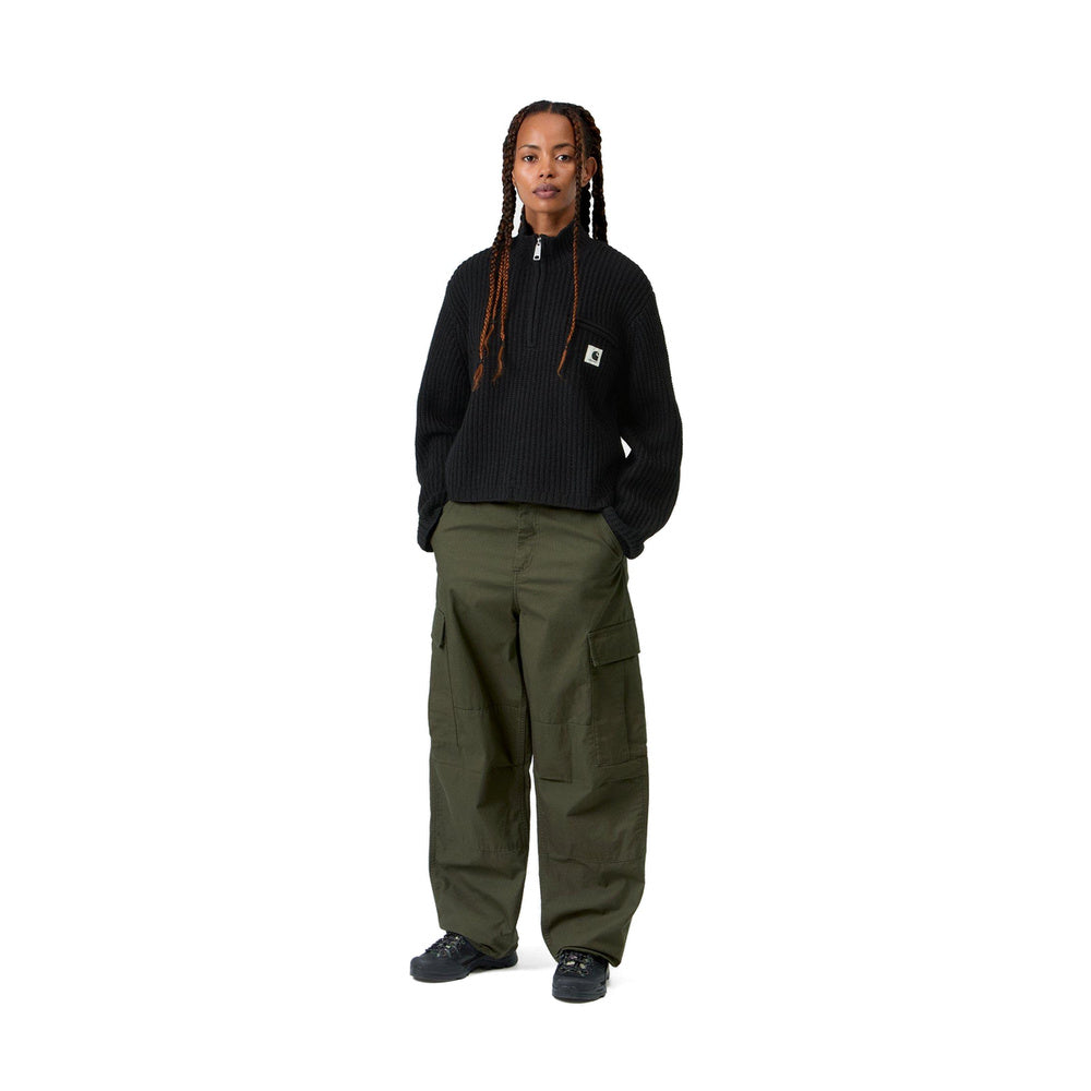 Maglione Carhartt WIP W' Detroit Half Zip Sweater Black – indossato figura intera