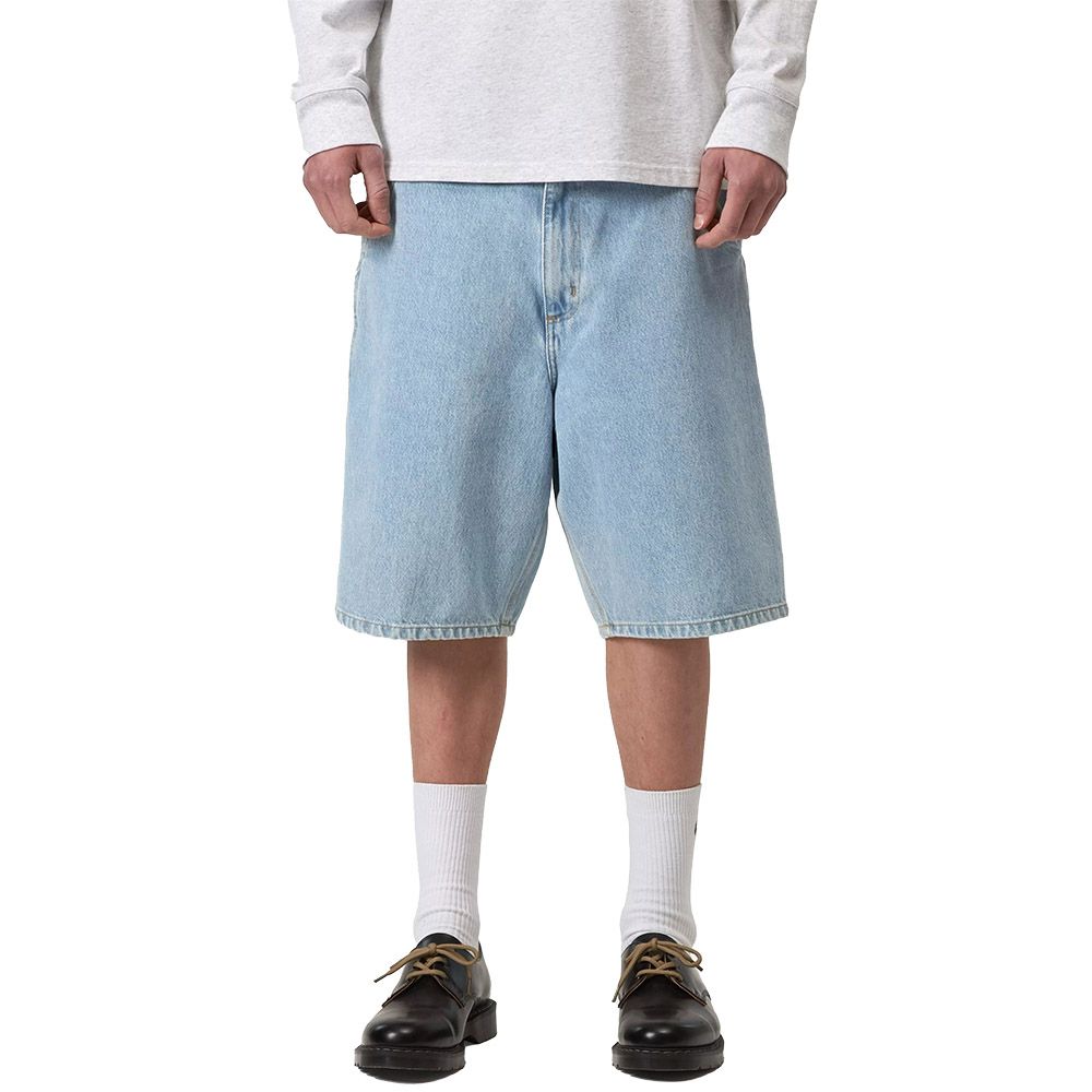 Short Carhartt WIP Single Knee Short Blue Heavy Stone Bleached – indossati vista frontale