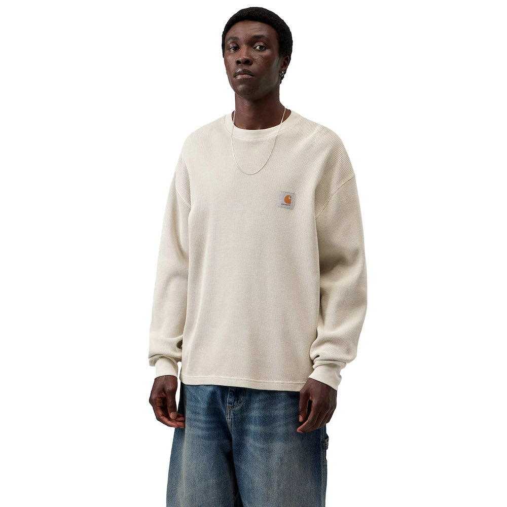 T-shirt Carhartt WIP L/S Vista Waffle T-Shirt Fleur de Sel / Garment Dyed – indossata vista frontale