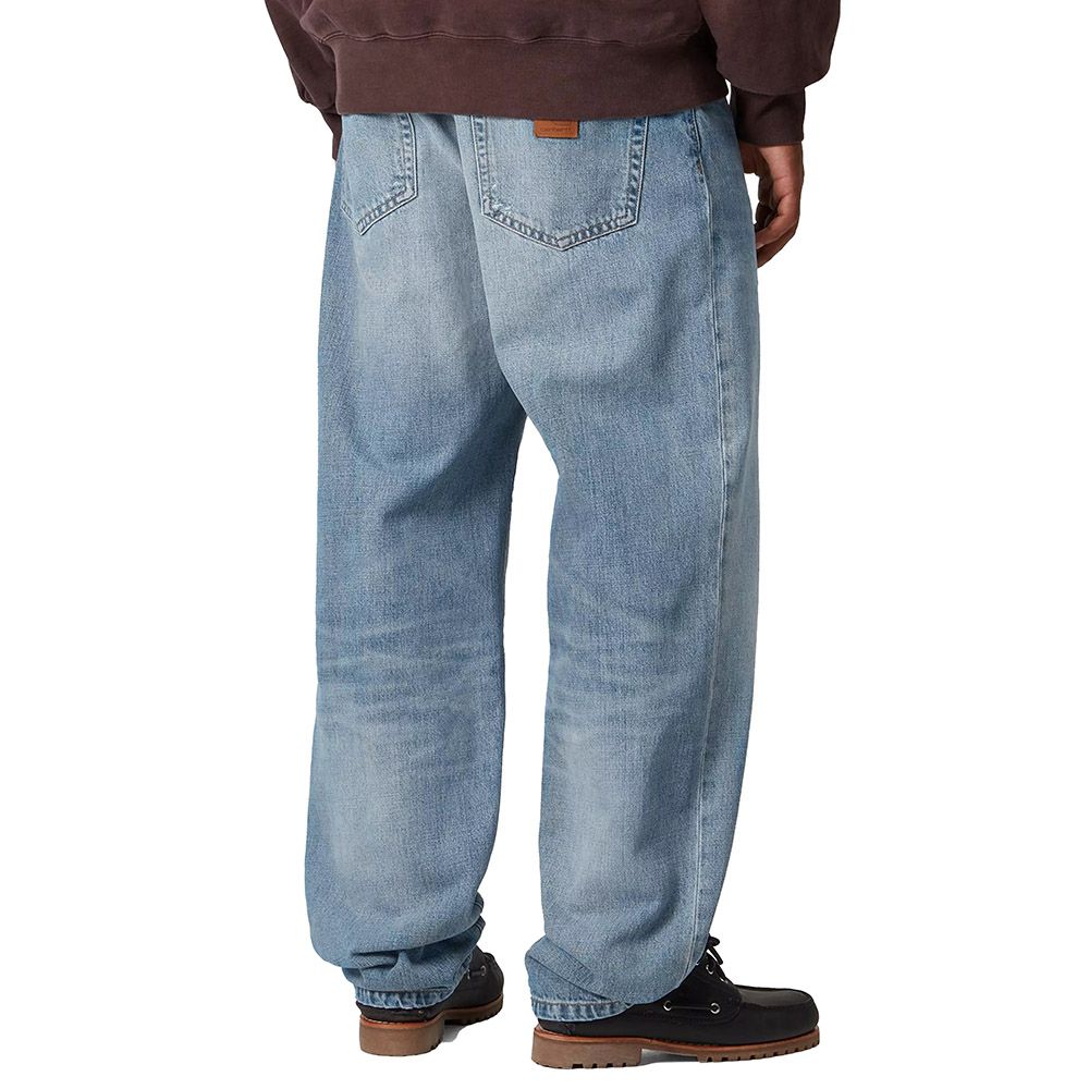 Jeans Carhartt WIP Aaron Pant Blue Burst Washed – indossati vista posteriore