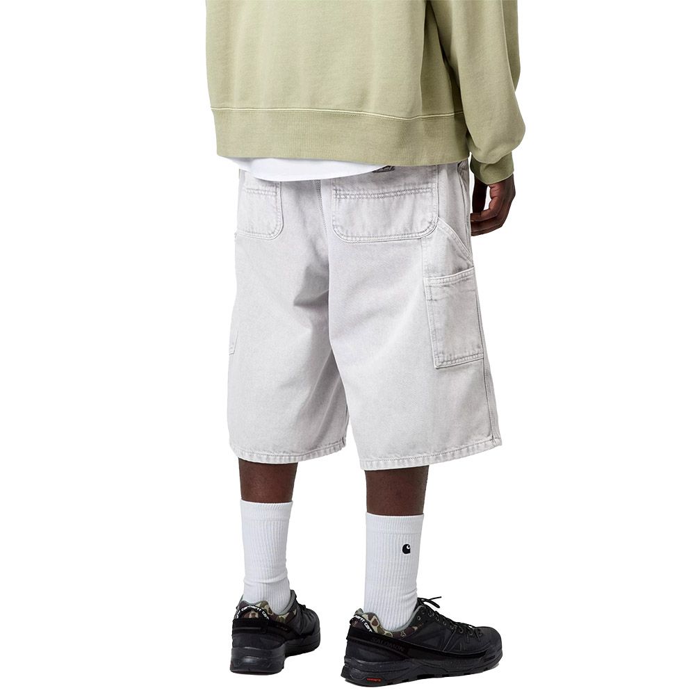 Short Carhartt WIP OG Single Knee Short Black Chalk Wash – indossati vista posteriore
