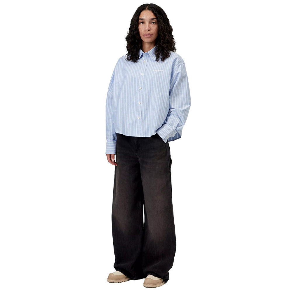 Camicia Carhartt WIP Women's L/S Kanan Shirt Kanan Stripe / Bleach – indossata figura intera