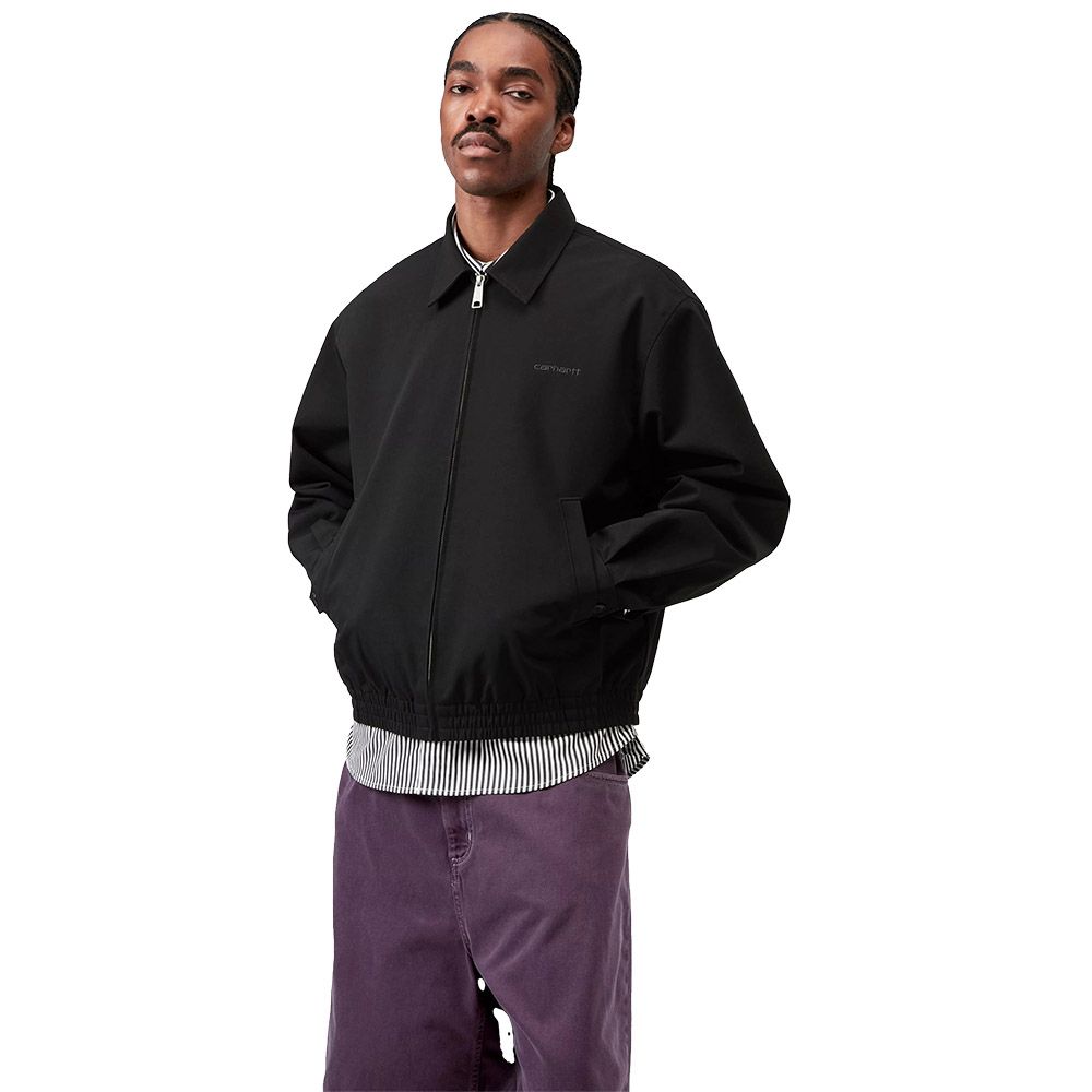 Giacca Carhartt WIP Neven Jacket Black / Graphite – indossata vista di tre quarti